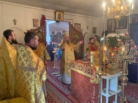 Божественная литургия в Никольском храме 19 декабря